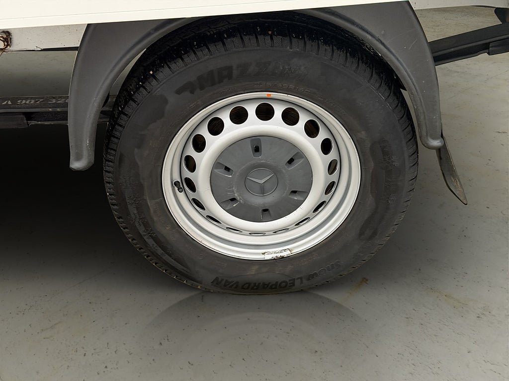 Vehicle Image 27