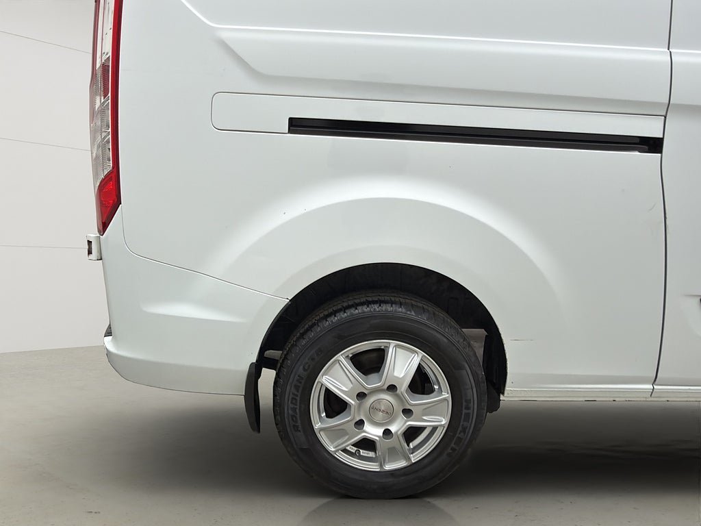 Vehicle Image 30