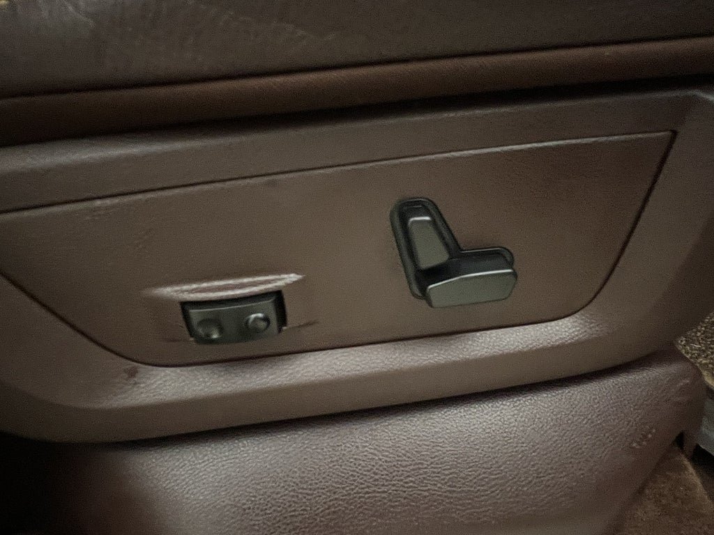 Vehicle Image 37