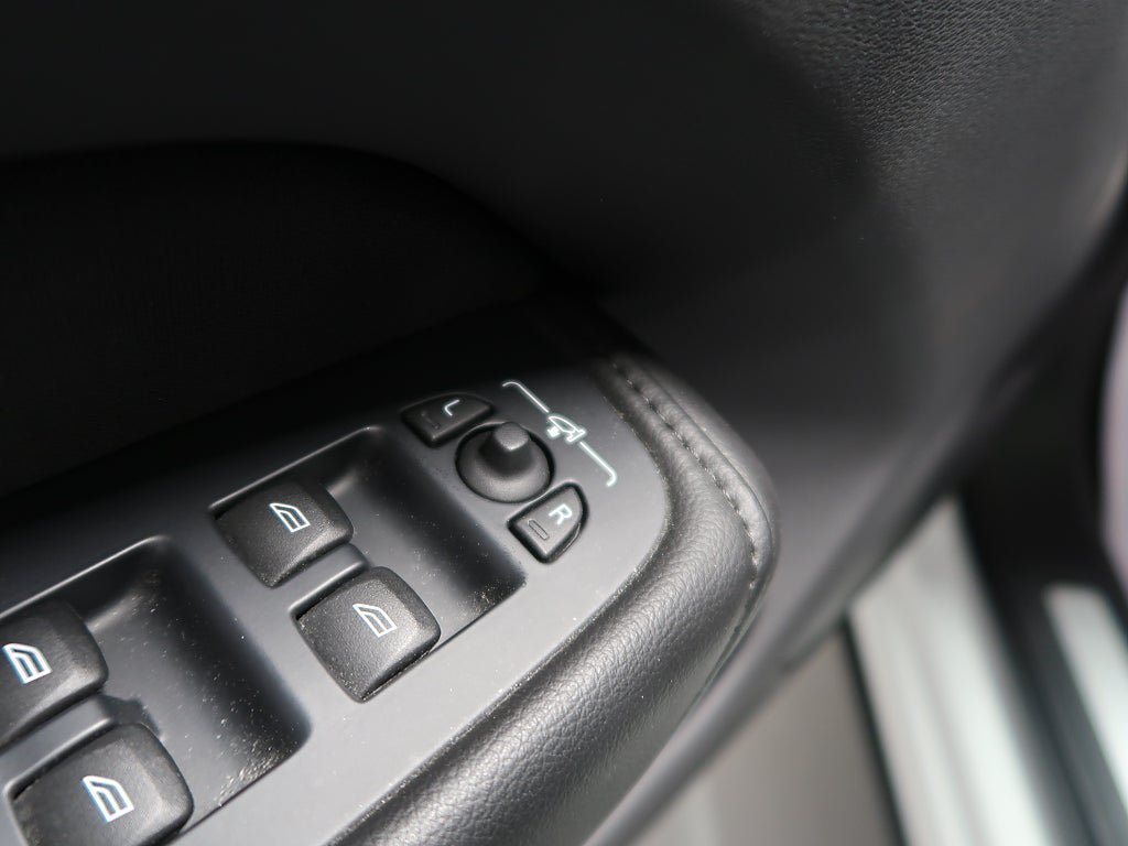 Vehicle Image 38