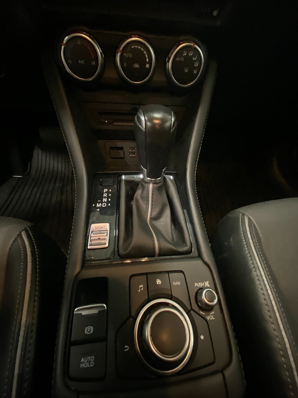 Vehicle Image 12