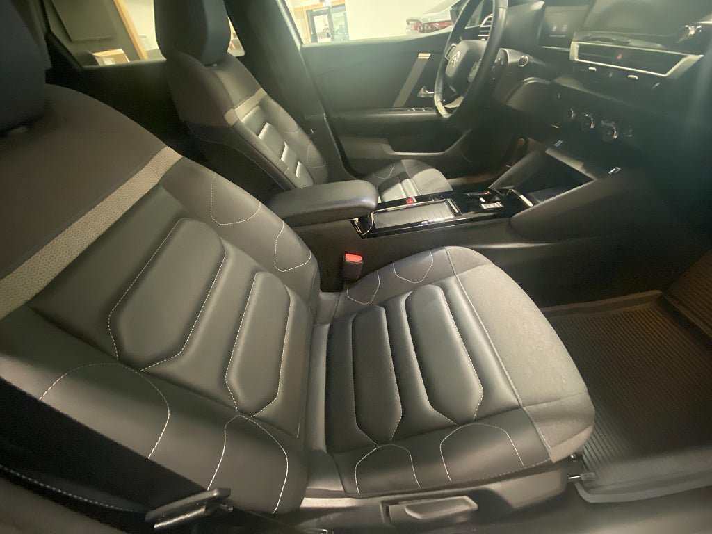Vehicle Image 17