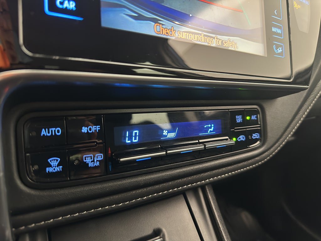 Vehicle Image 21