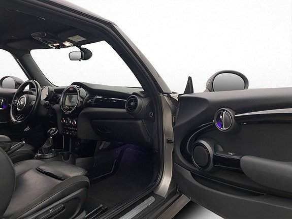 Vehicle Image 24