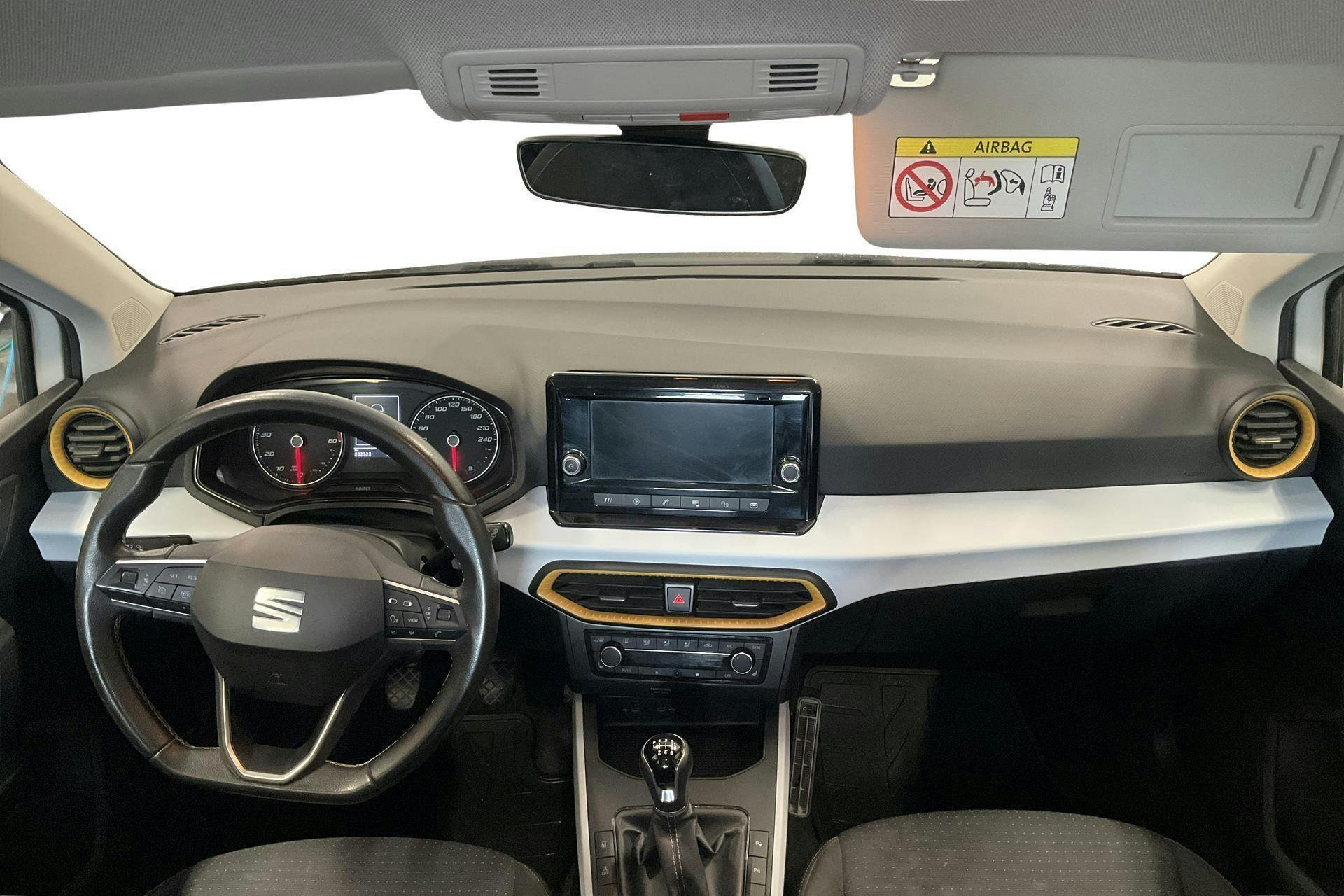 Vehicle Image 6