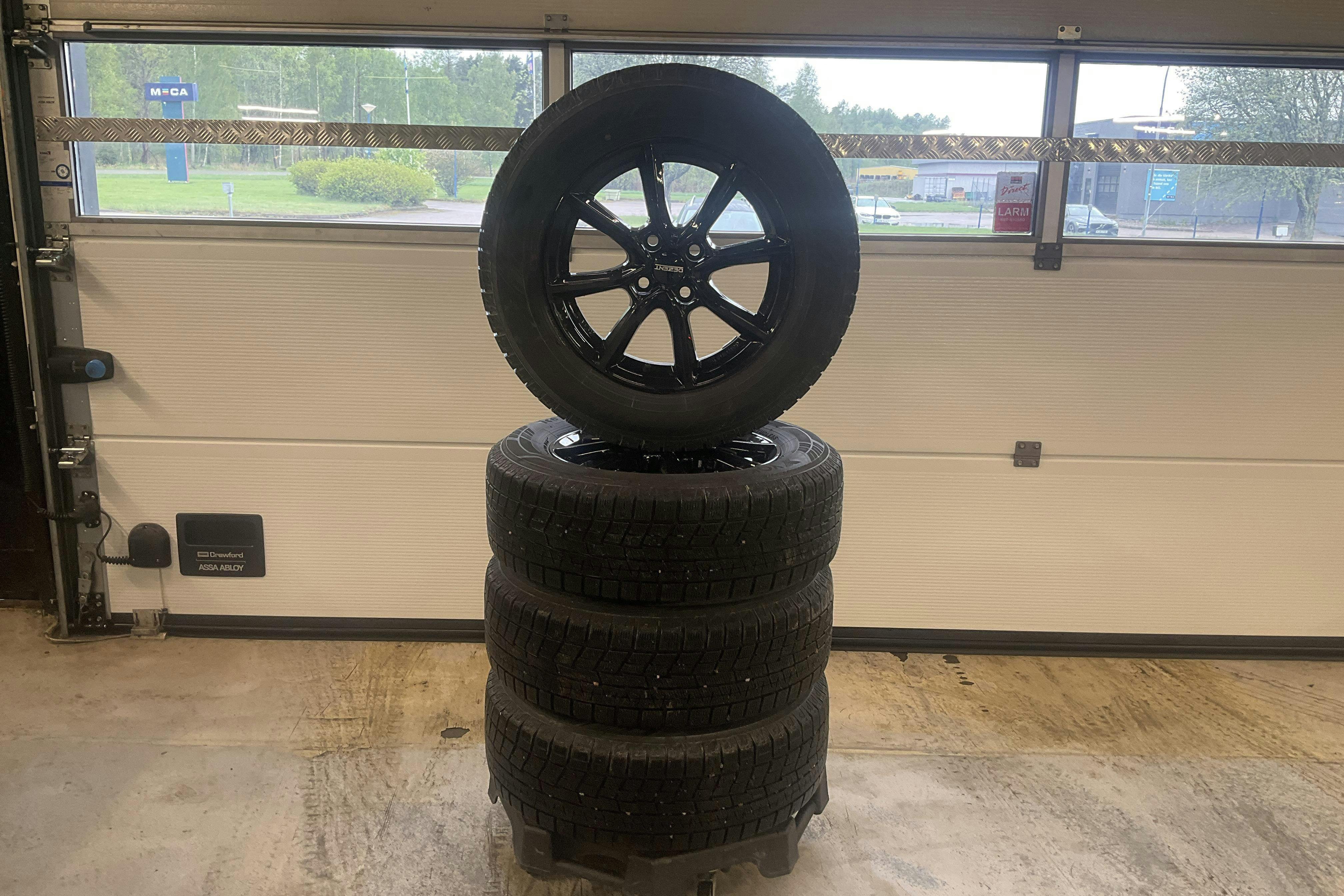 Vehicle Image 13