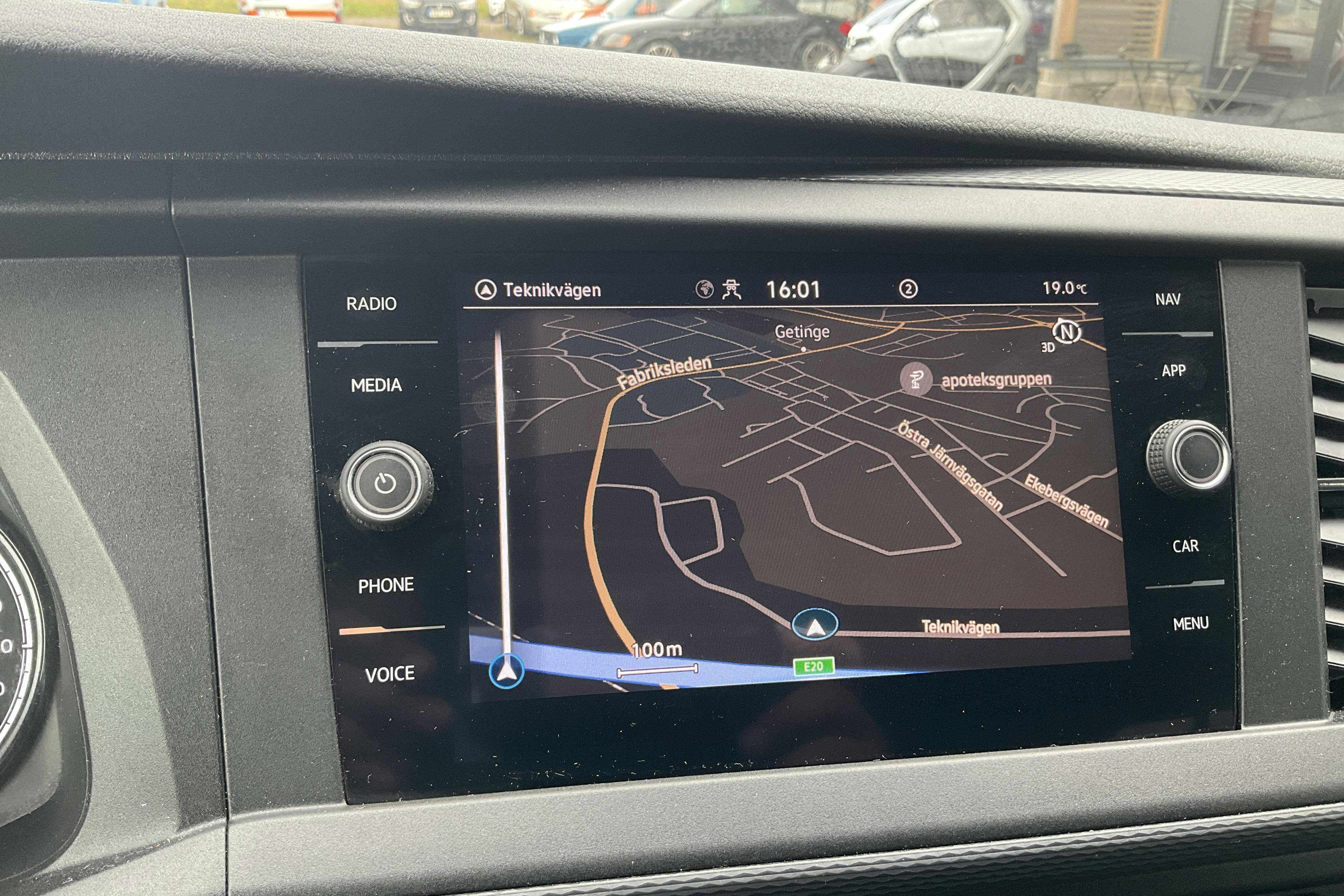 Vehicle Image 12
