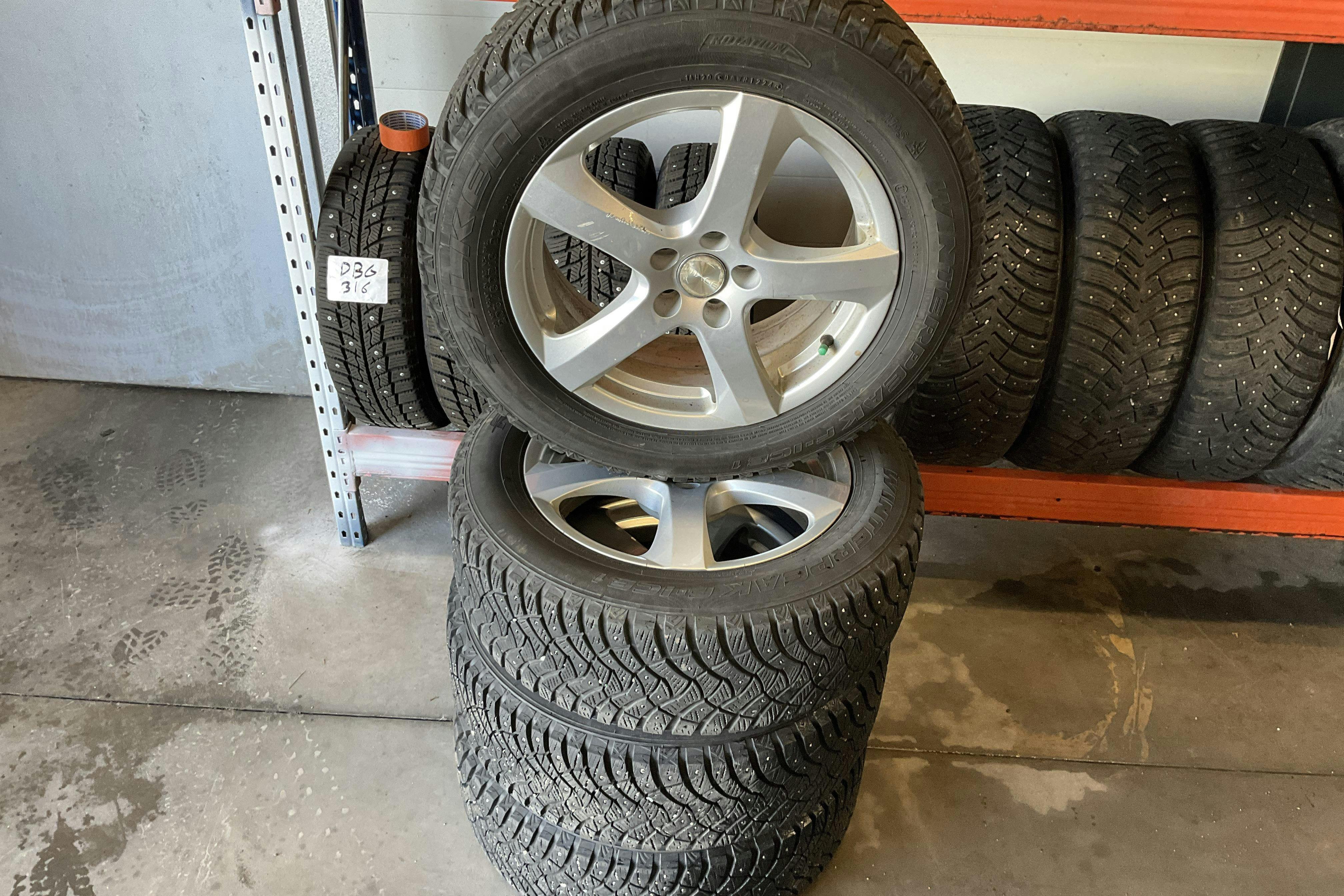 Vehicle Image 13