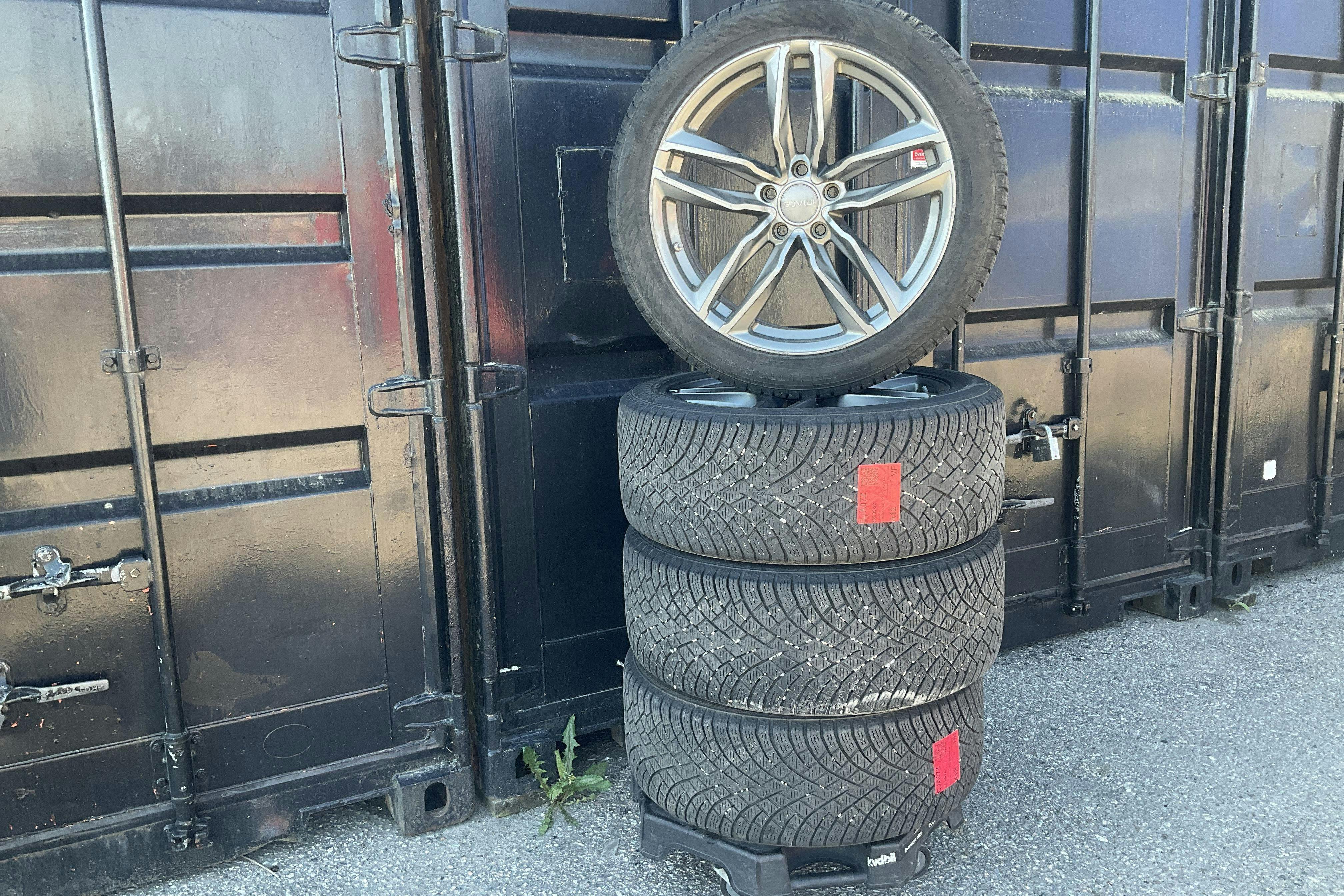 Vehicle Image 23
