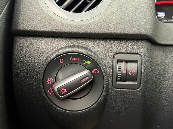 Vehicle Image 28