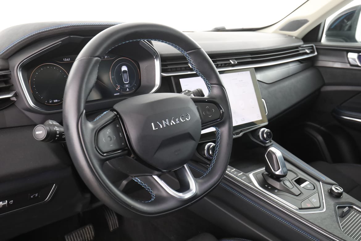 Vehicle Image 12
