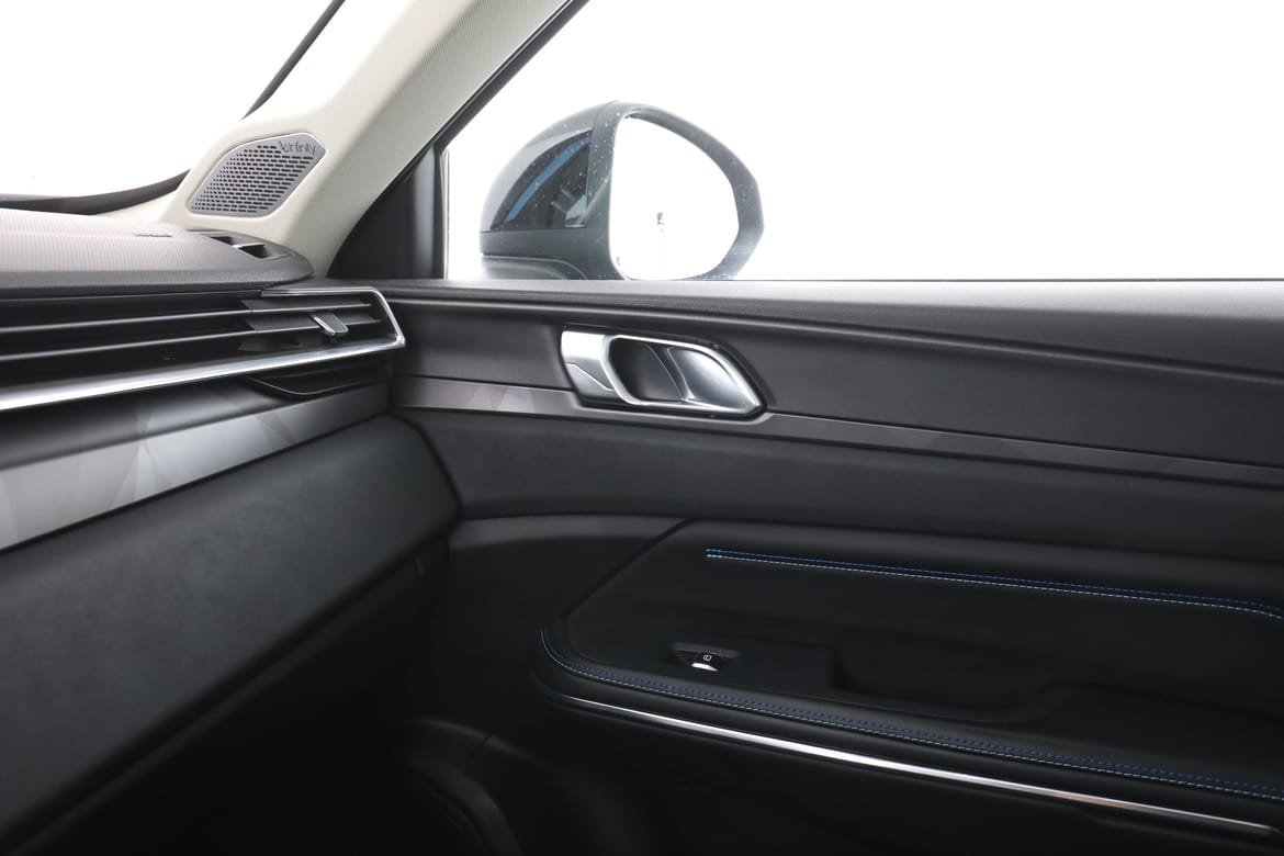 Vehicle Image 36