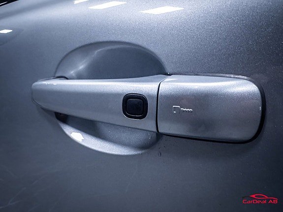 Vehicle Image 32