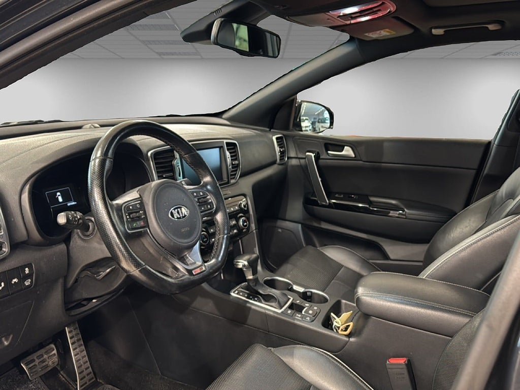 Vehicle Image 8