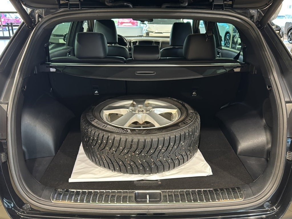 Vehicle Image 14