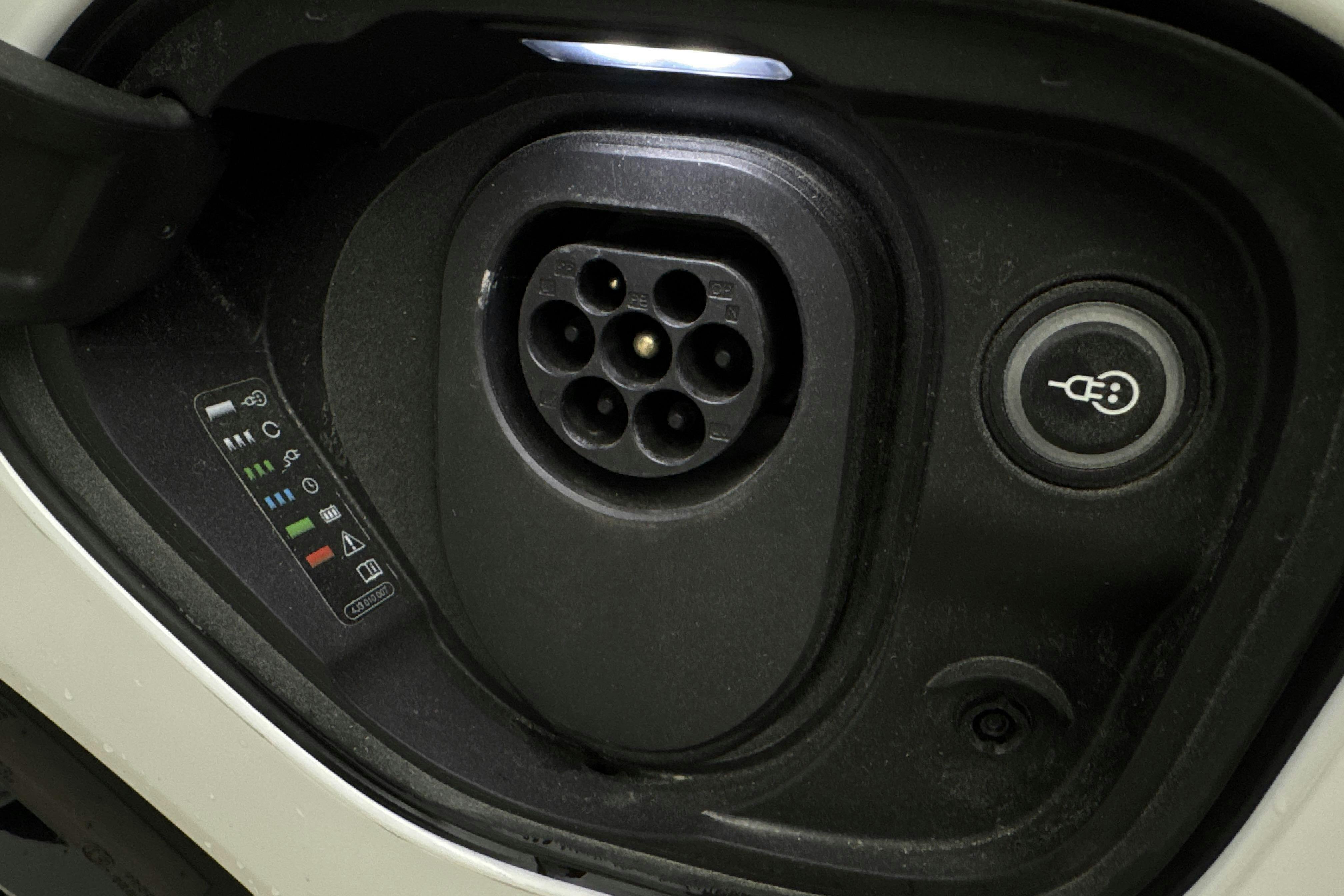 Vehicle Image 27