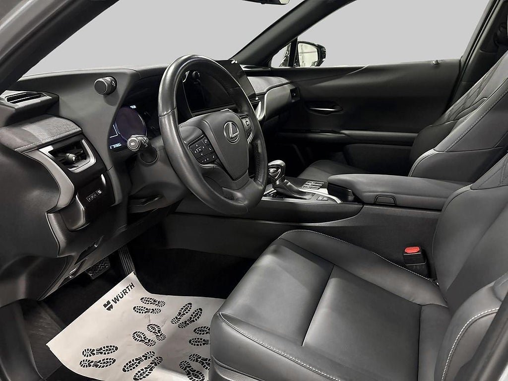 Vehicle Image 13