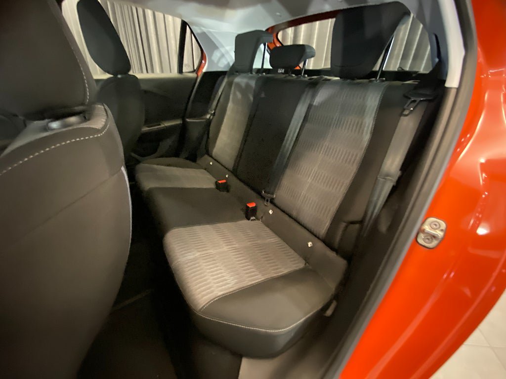 Vehicle Image 8