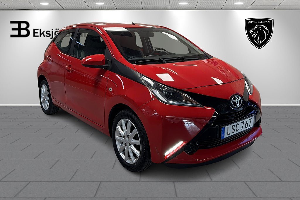 Vehicle Image 3