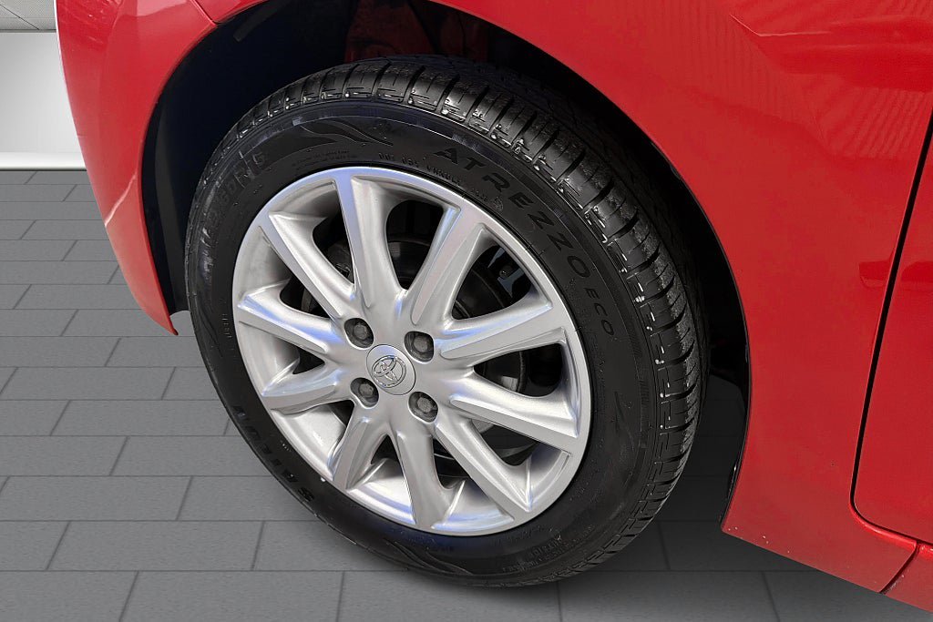Vehicle Image 9