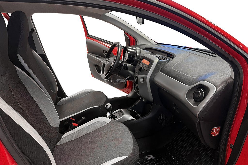 Vehicle Image 11