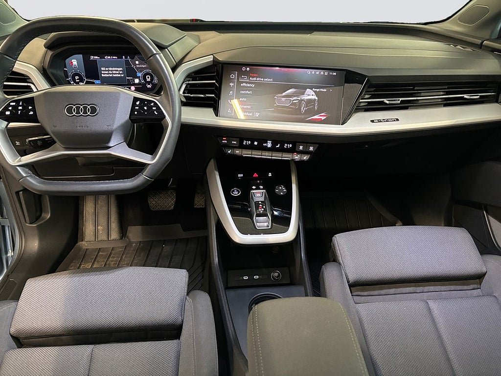 Vehicle Image 9