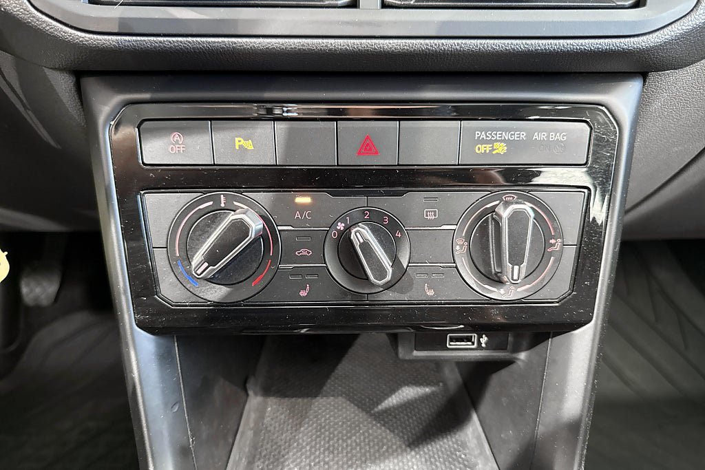 Vehicle Image 24