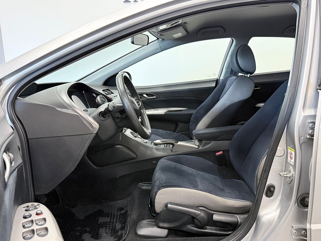 Vehicle Image 11