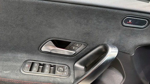 Vehicle Image 24
