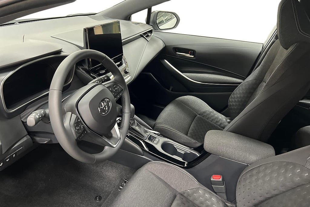 Vehicle Image 6