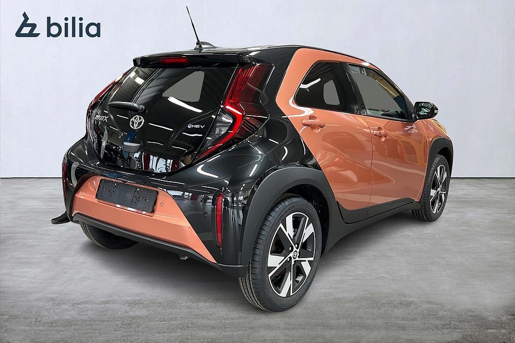 Vehicle Image 11