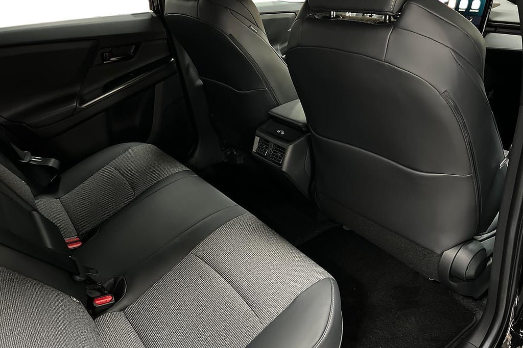 Vehicle Image 17