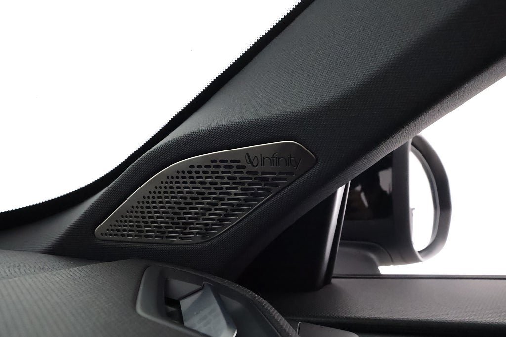 Vehicle Image 25