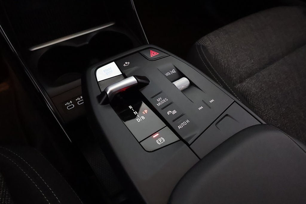 Vehicle Image 24