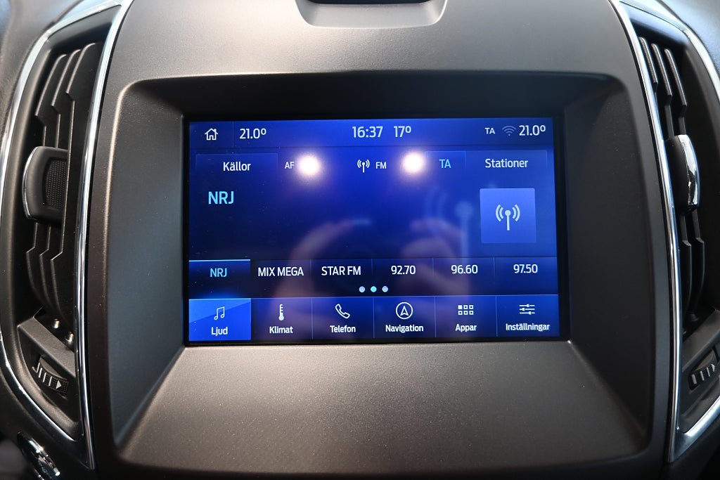 Vehicle Image 21