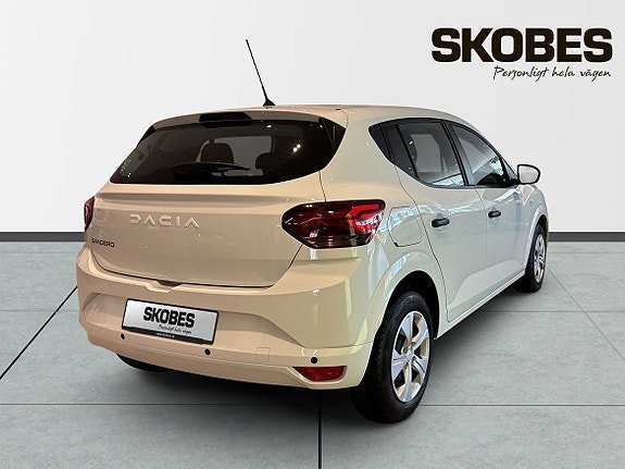 Vehicle Image 7