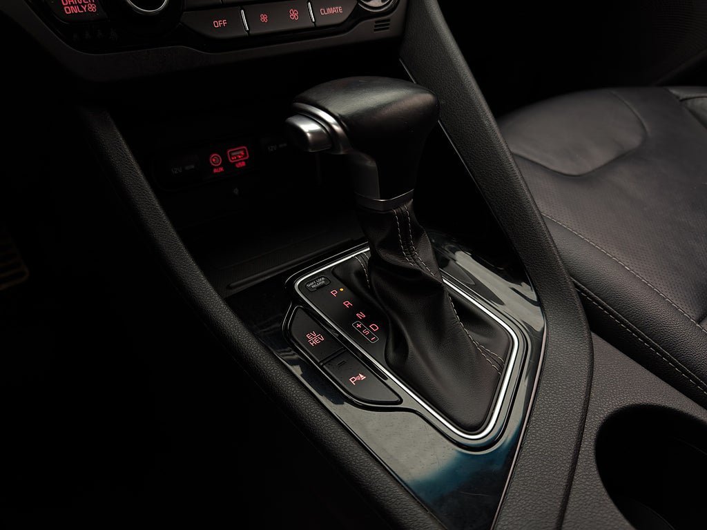 Vehicle Image 25