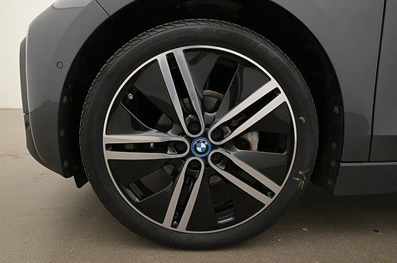 Vehicle Image 27