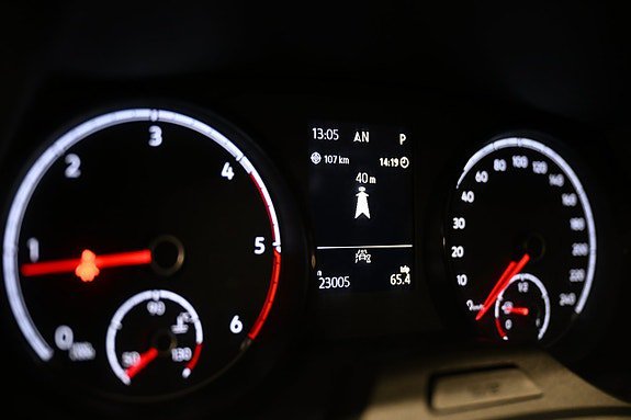 Vehicle Image 25