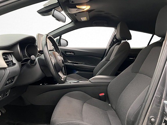 Vehicle Image 10