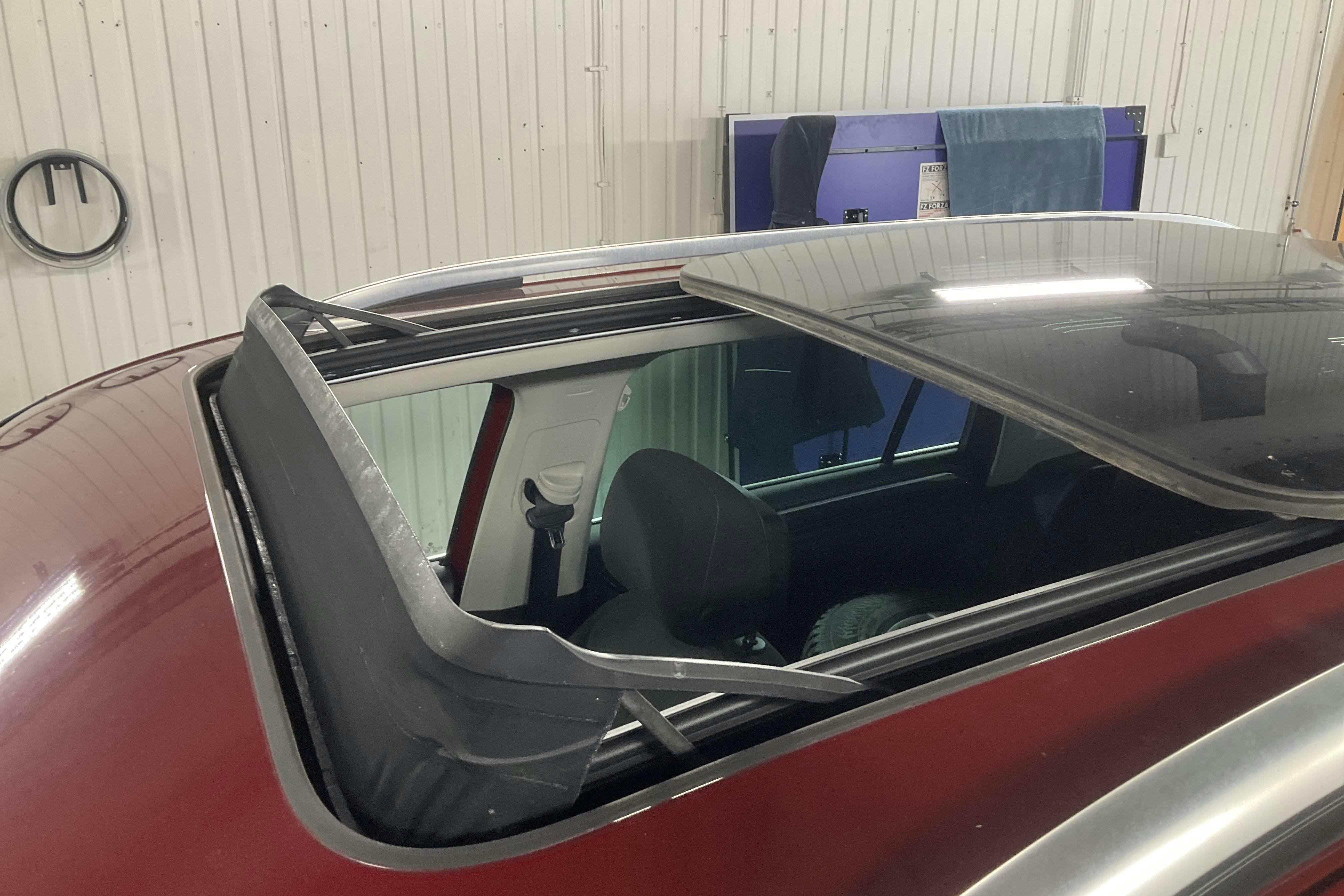Vehicle Image 14