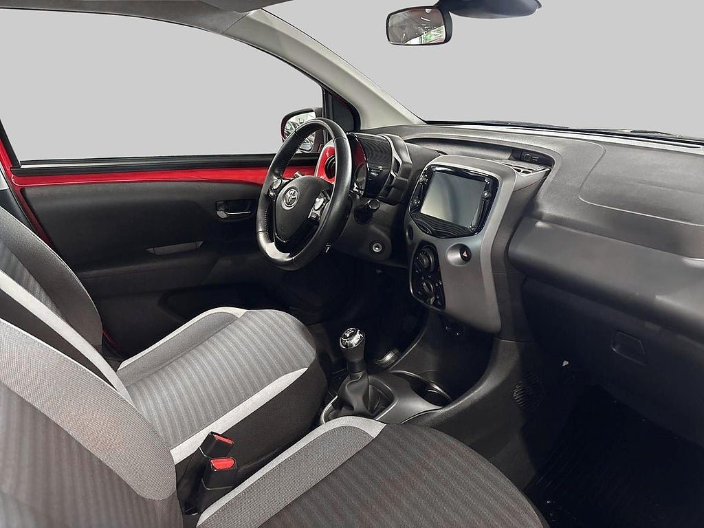 Vehicle Image 10