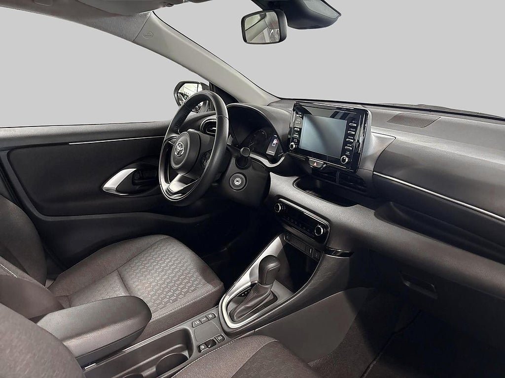 Vehicle Image 10