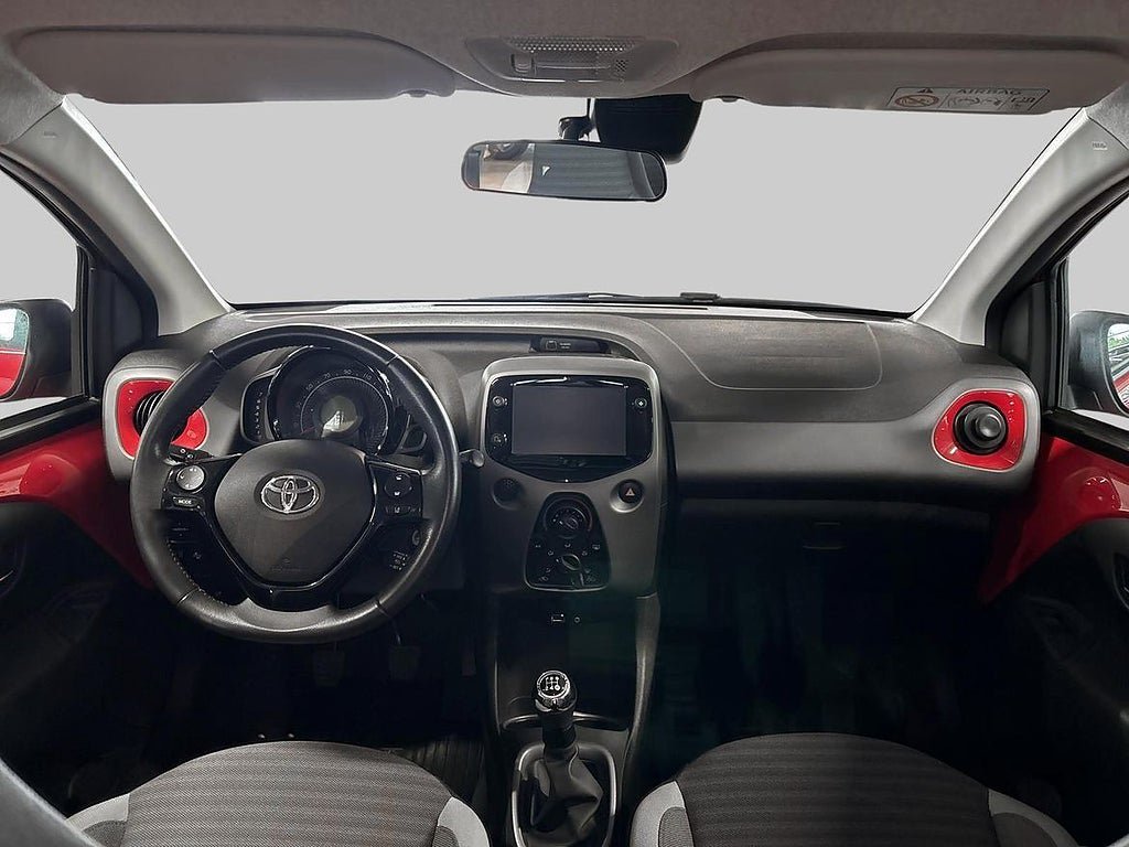 Vehicle Image 12