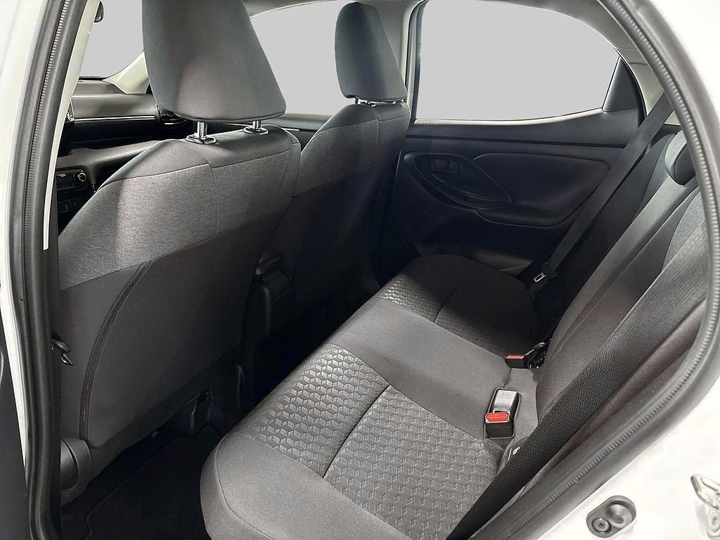 Vehicle Image 11