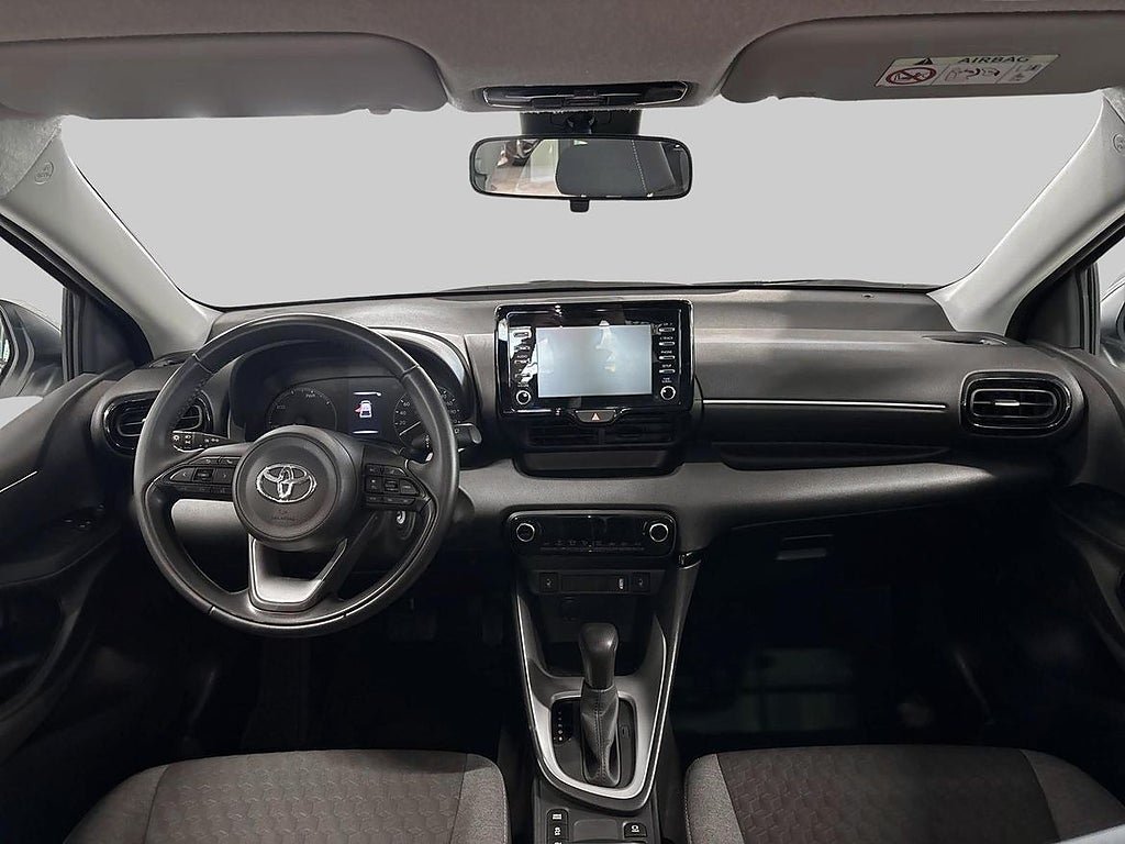 Vehicle Image 12