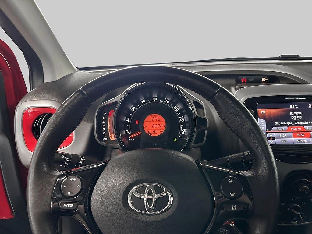 Vehicle Image 15