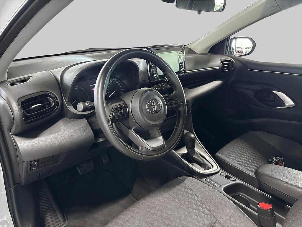 Vehicle Image 14