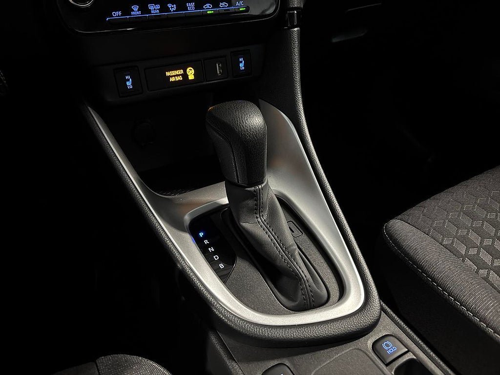 Vehicle Image 18