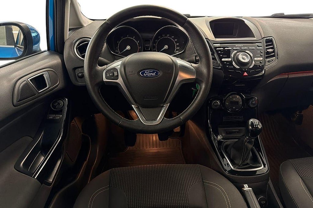Vehicle Image 11